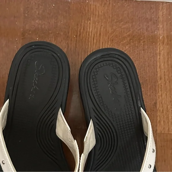 Sketchers Black and White Rhinestones Flip Flop Sandals Size 7.5 - Picture 10 of 16